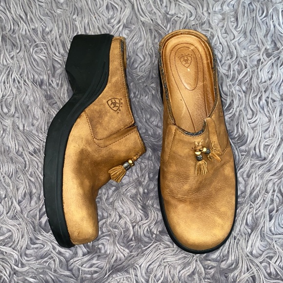 Ariat Mendocino Tassel Clogs Brown - Picture 2 of 4